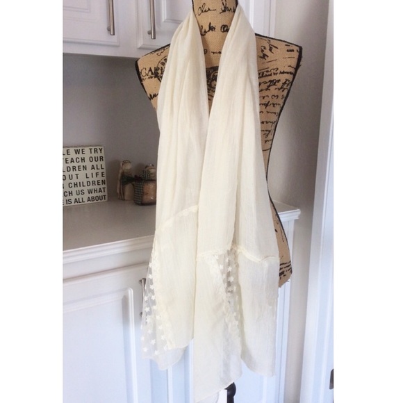 Fall Vanilla Lace Scarf - Picture 1 of 3