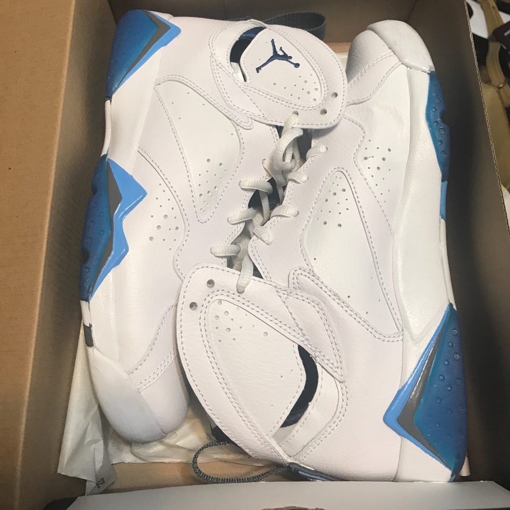 $100 if purchased by 6/14 Size 7Y (Women's 9)