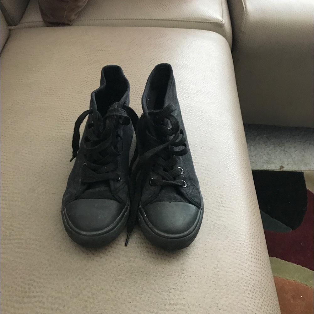 Girls shoes