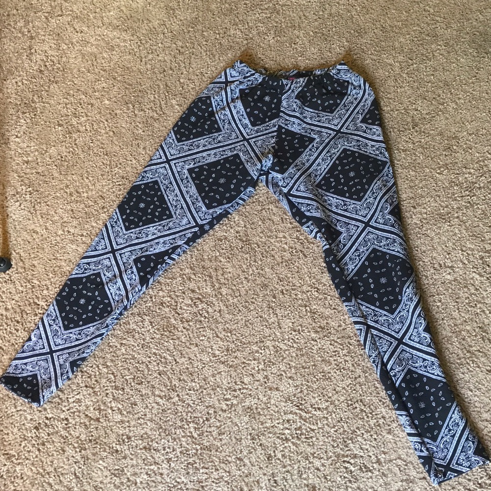 X 5.00 SALE X Bandana pattern leggings