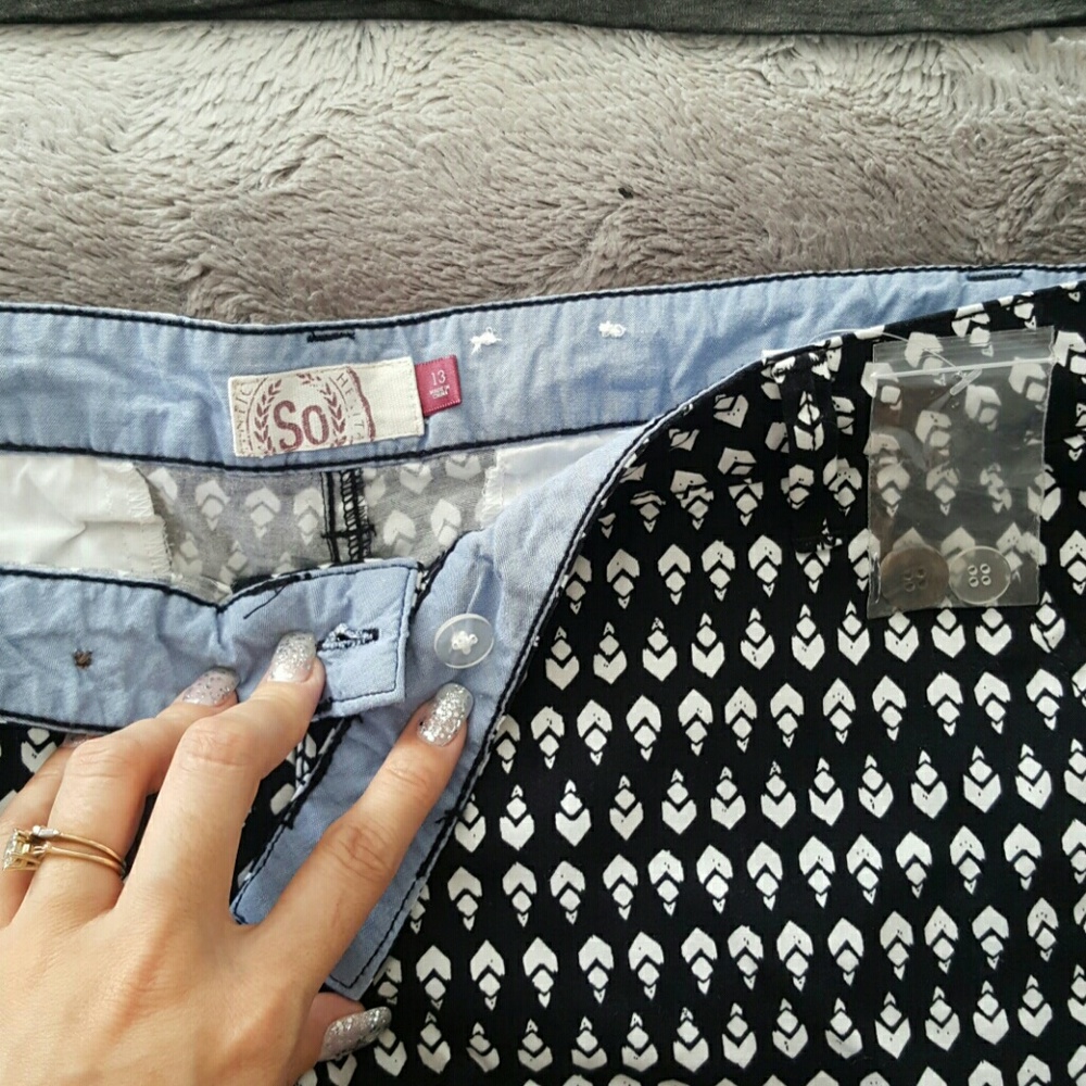 Arizona shorts. - Picture 2 of 4