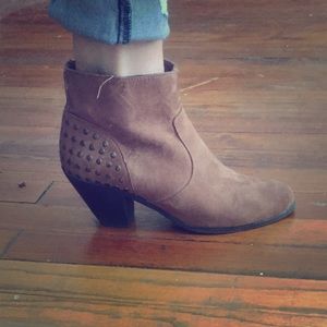 Sam and Libby size 10 brown faux suede ankle boot