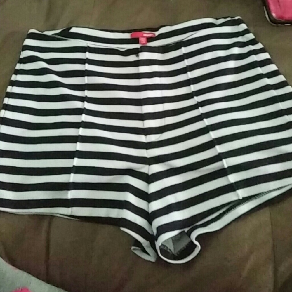 High wasted shorts