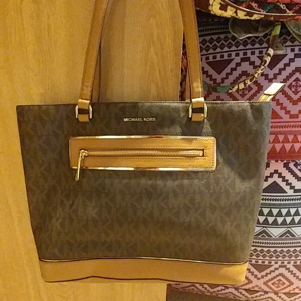 ****Michael Kors Tote*****
