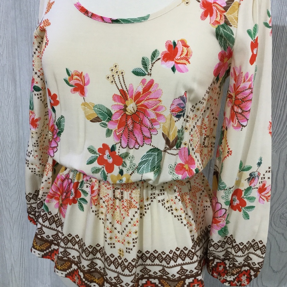 SOLD Floral Print Blouse - Picture 3 of 5