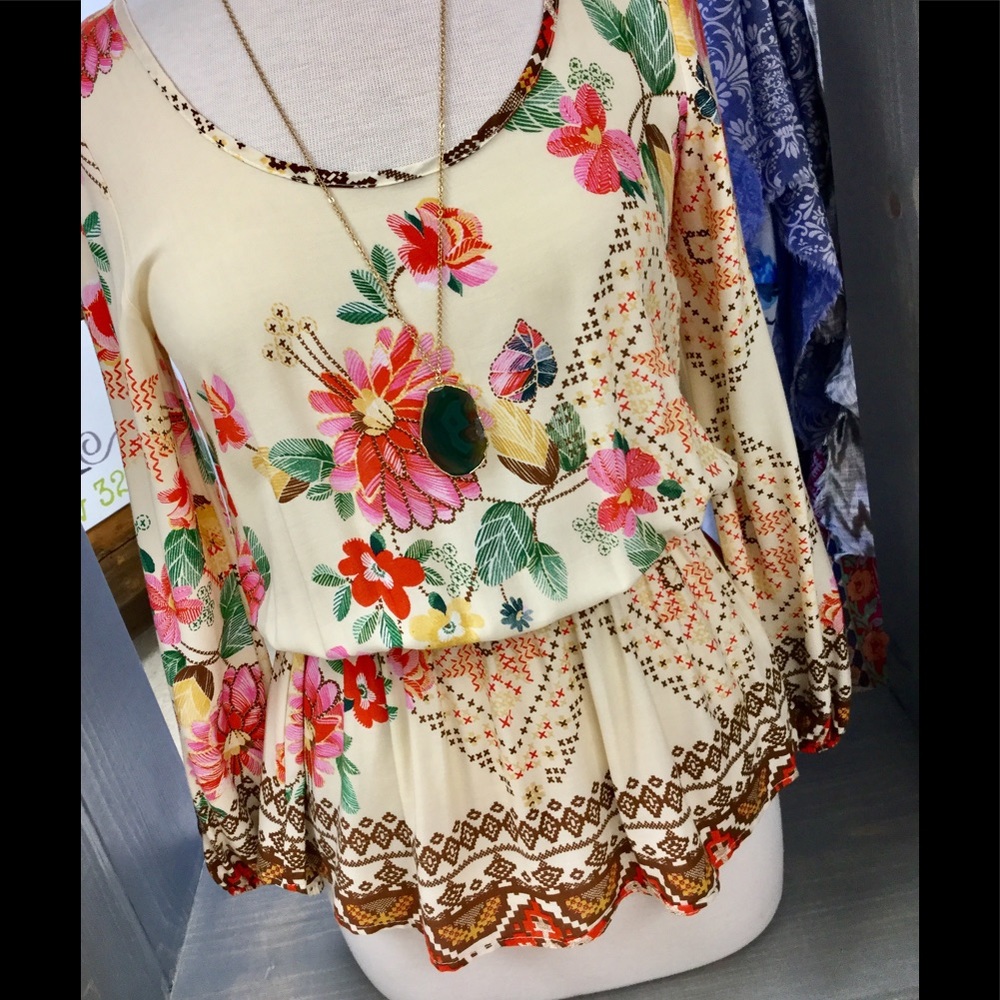 SOLD Floral Print Blouse - Picture 4 of 5
