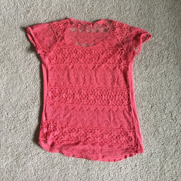 Pice Tshirt with Lace Detail size small - Picture 2 of 4