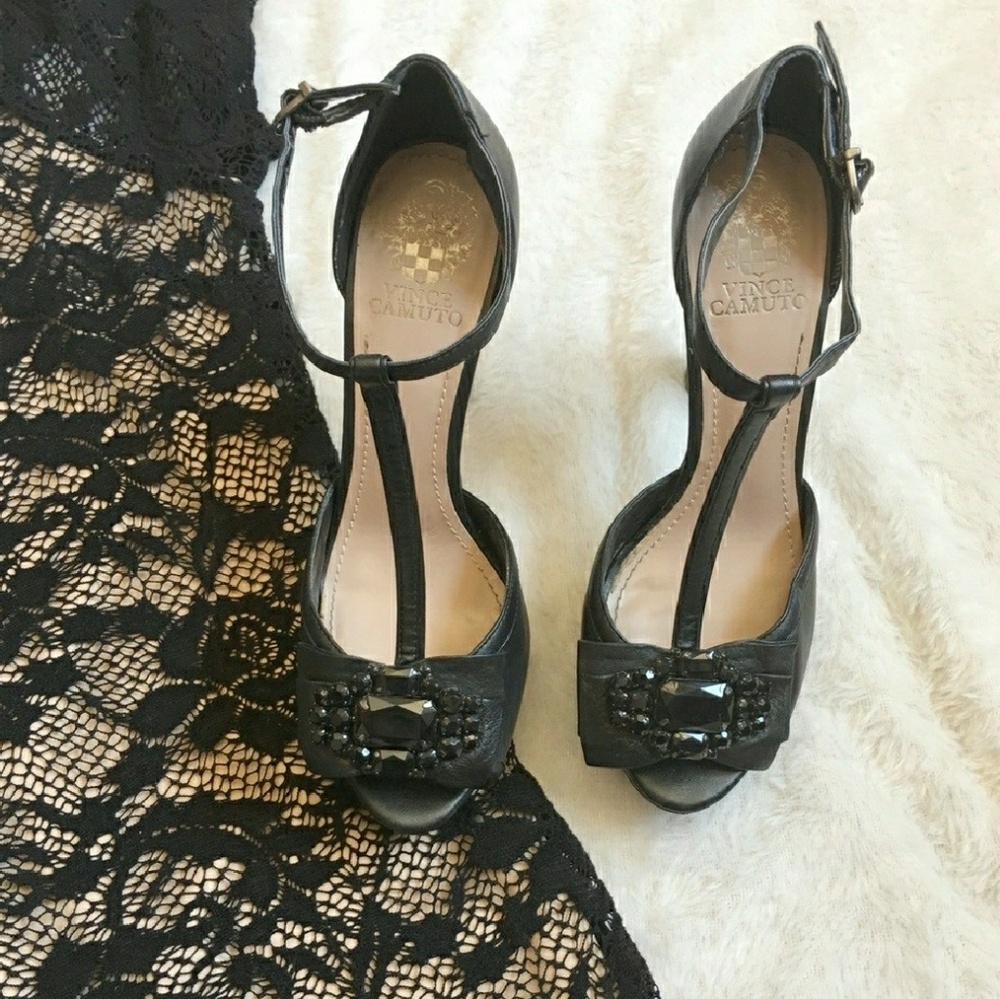 Vince Camuto leather platform heels