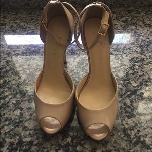 Nude Pumps