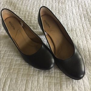 BLACK MERONA HEEL PUMP