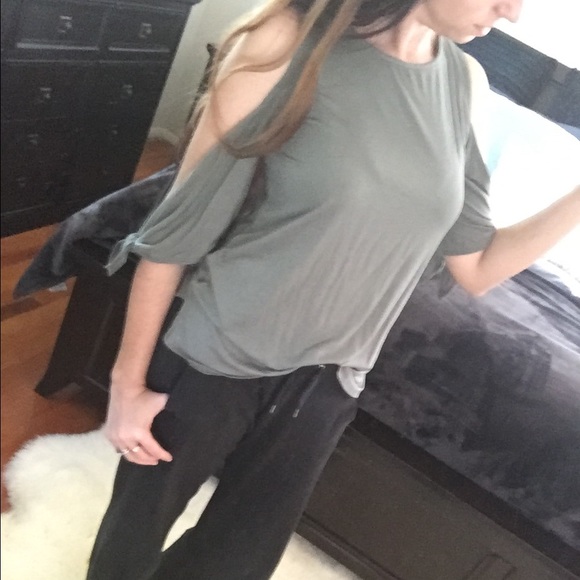 SOLD OUT Bamboo CargoGreen Top - Picture 6 of 8