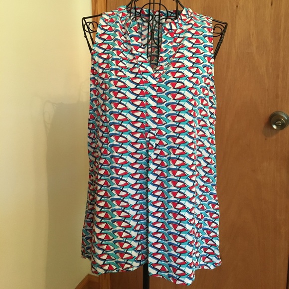 crown & Ivy Tops - Crown & Ivy small blouse😍❤️