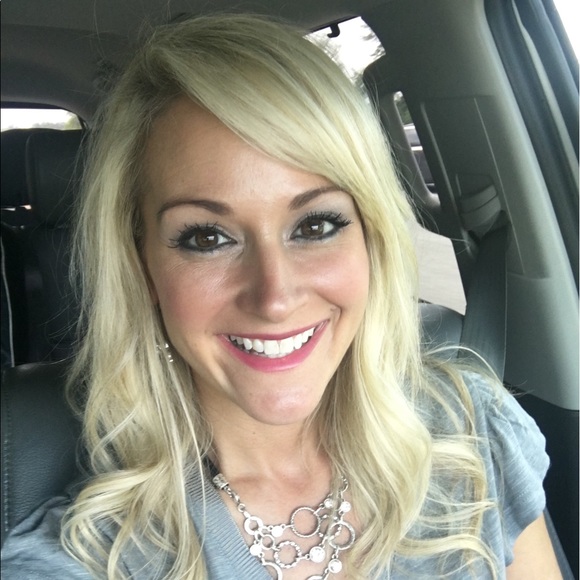 Meet your Posher, Jessica - Picture 1 of 1