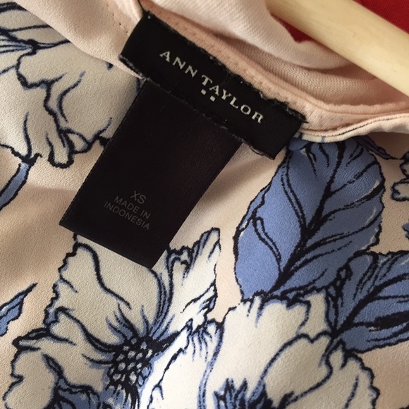 Ann Taylor Floral Top - Picture 5 of 7