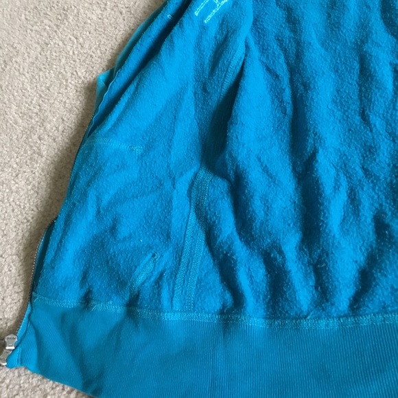 Hollister Zip Up Sweatshirt size small! - Picture 3 of 4