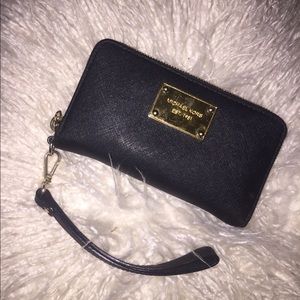 Michael Kors Wristlet Wallet