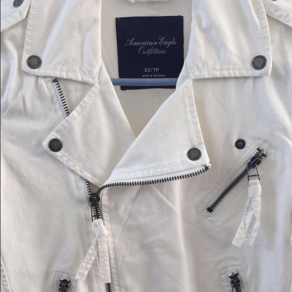 American Eagle corduroy white jacket