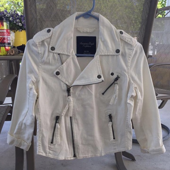 American Eagle corduroy white jacket - Picture 2 of 3