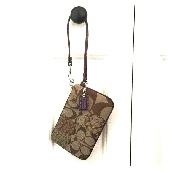 Coach wristlet - Picture 1 of 4