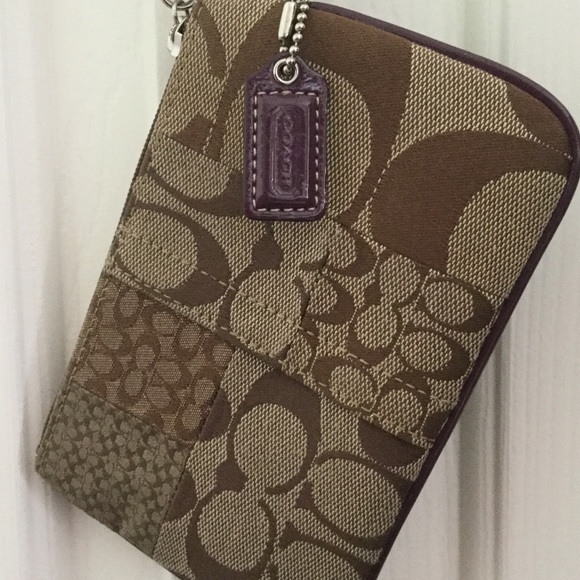 Coach wristlet - Picture 2 of 4