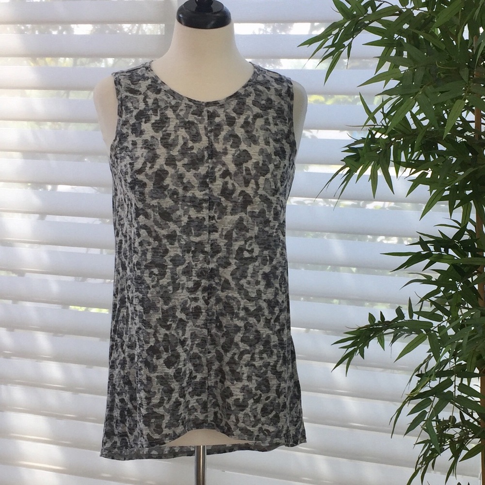 Two BY VINCE CAMUTO Top