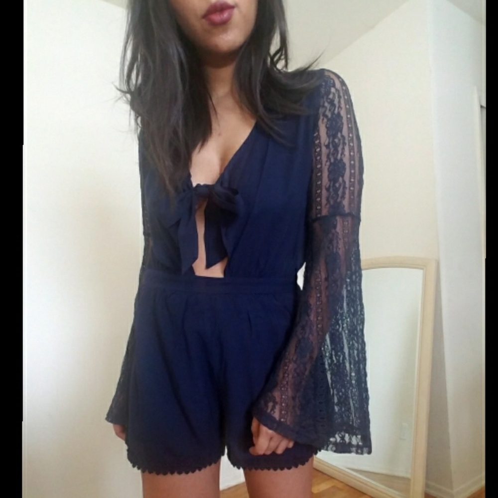 TIE FRONT NAVY LACE BELL SLEEVE ROMPER - Picture 4 of 5