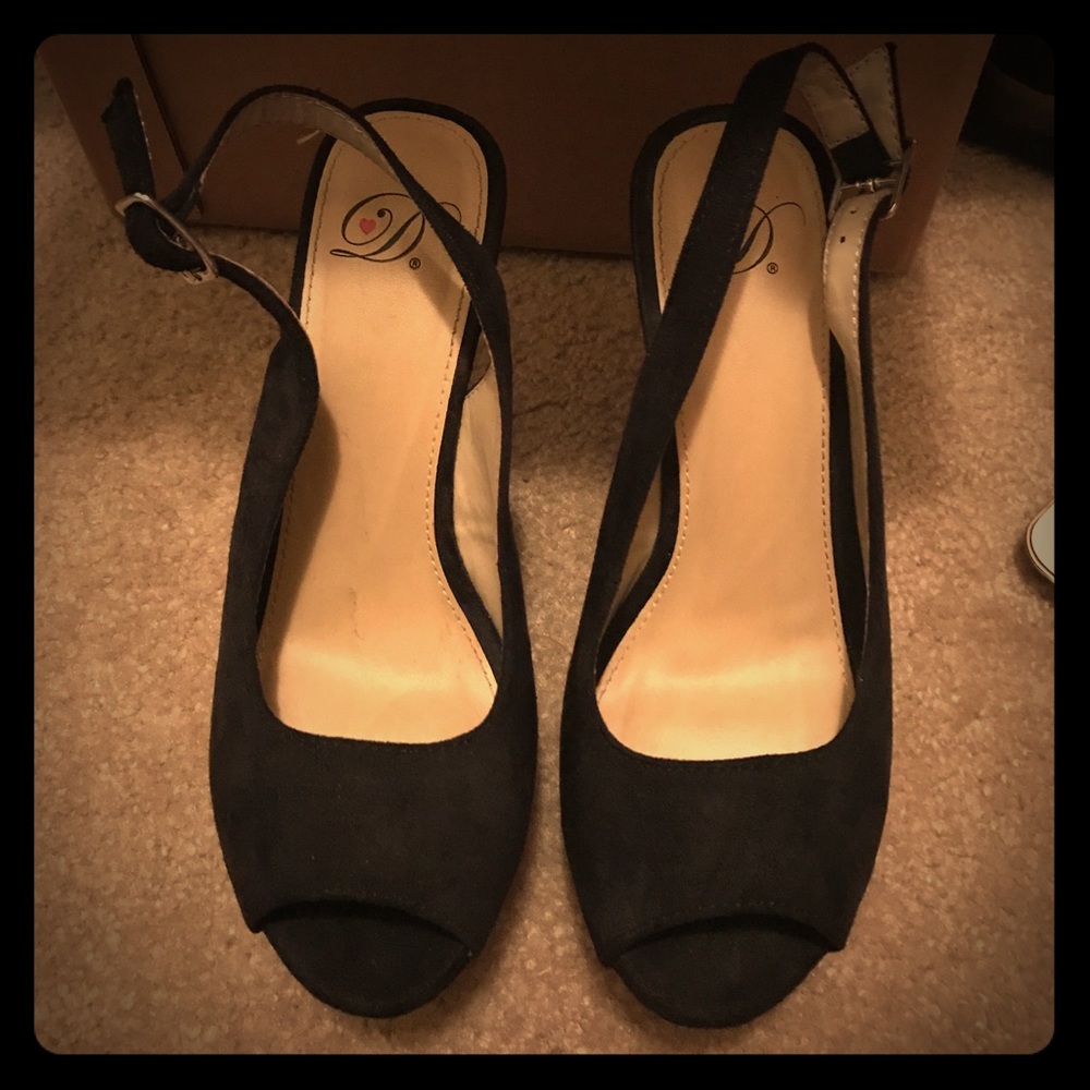 Black Wedges