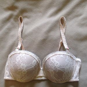 Wacoal b.Tempt'd 32C Innocence Push Up ivory Bra