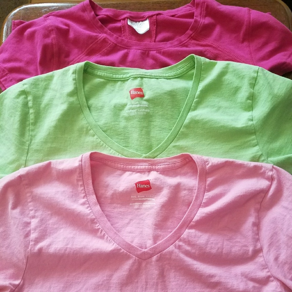 3 t-shirts