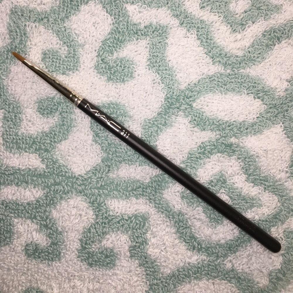 M•A•C Cosmetics Brushe #311🖌