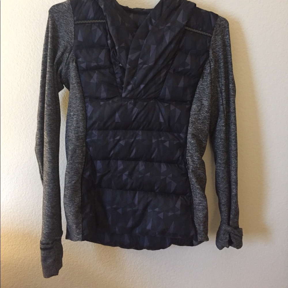 NWOT LULULEMON FLUFF OFF PULLOVER SIZE 6
