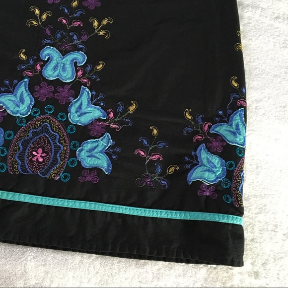 Wrapper Size 7 black & teal skirt w/ floral design - Picture 4 of 7