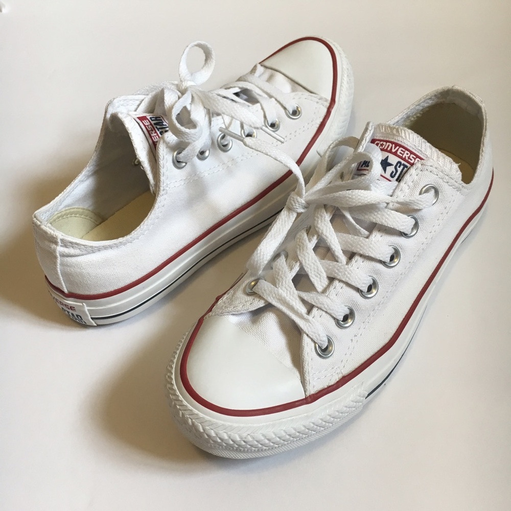 Excellent condition white converse