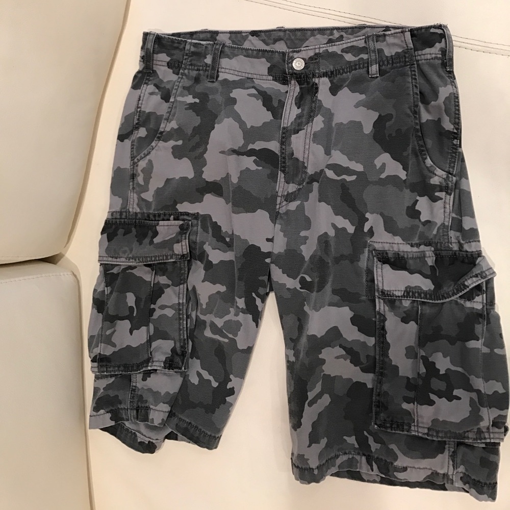 Camouflage Levi cargo shorts