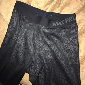 NIKE pro leggings