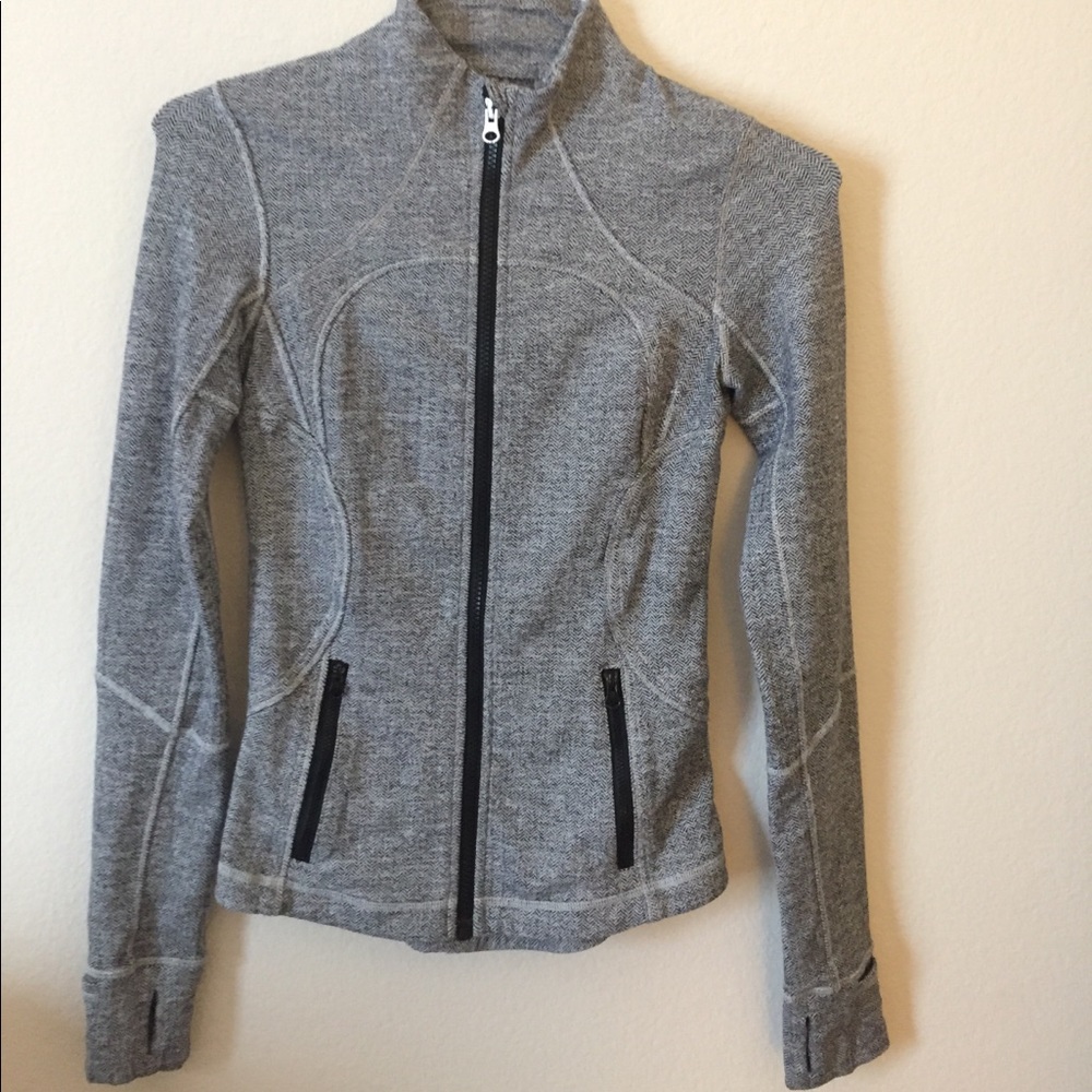 LULULEMON DEFINE JACKET SIZE 4