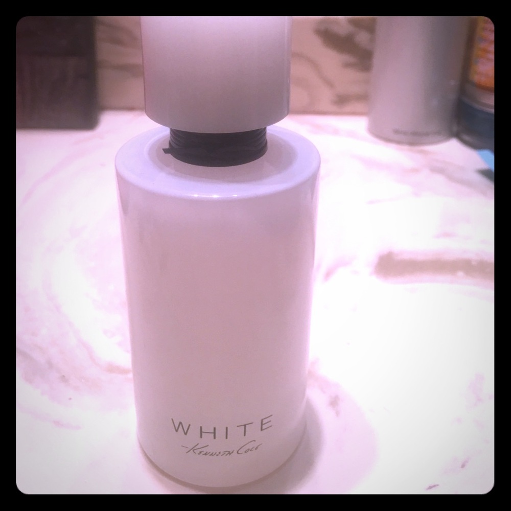Kenneth Cole white ladies perfume