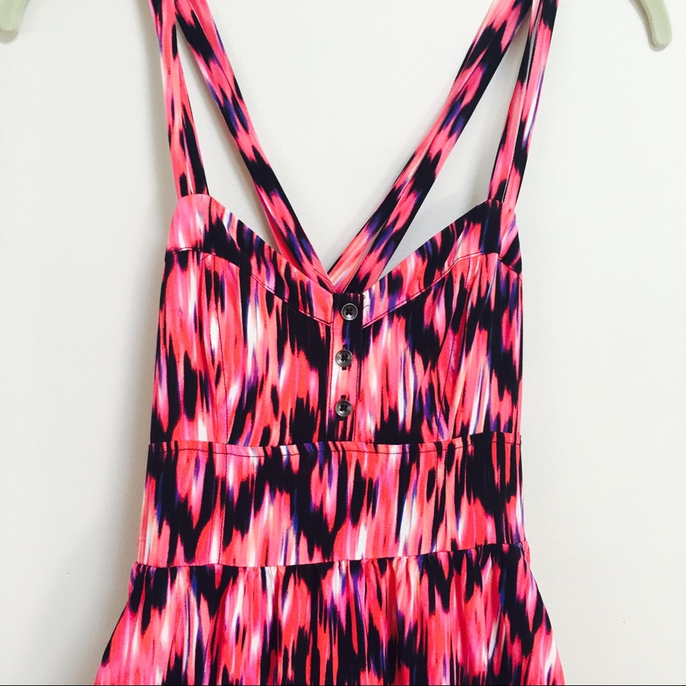 Express Dress - Picture 2 of 3
