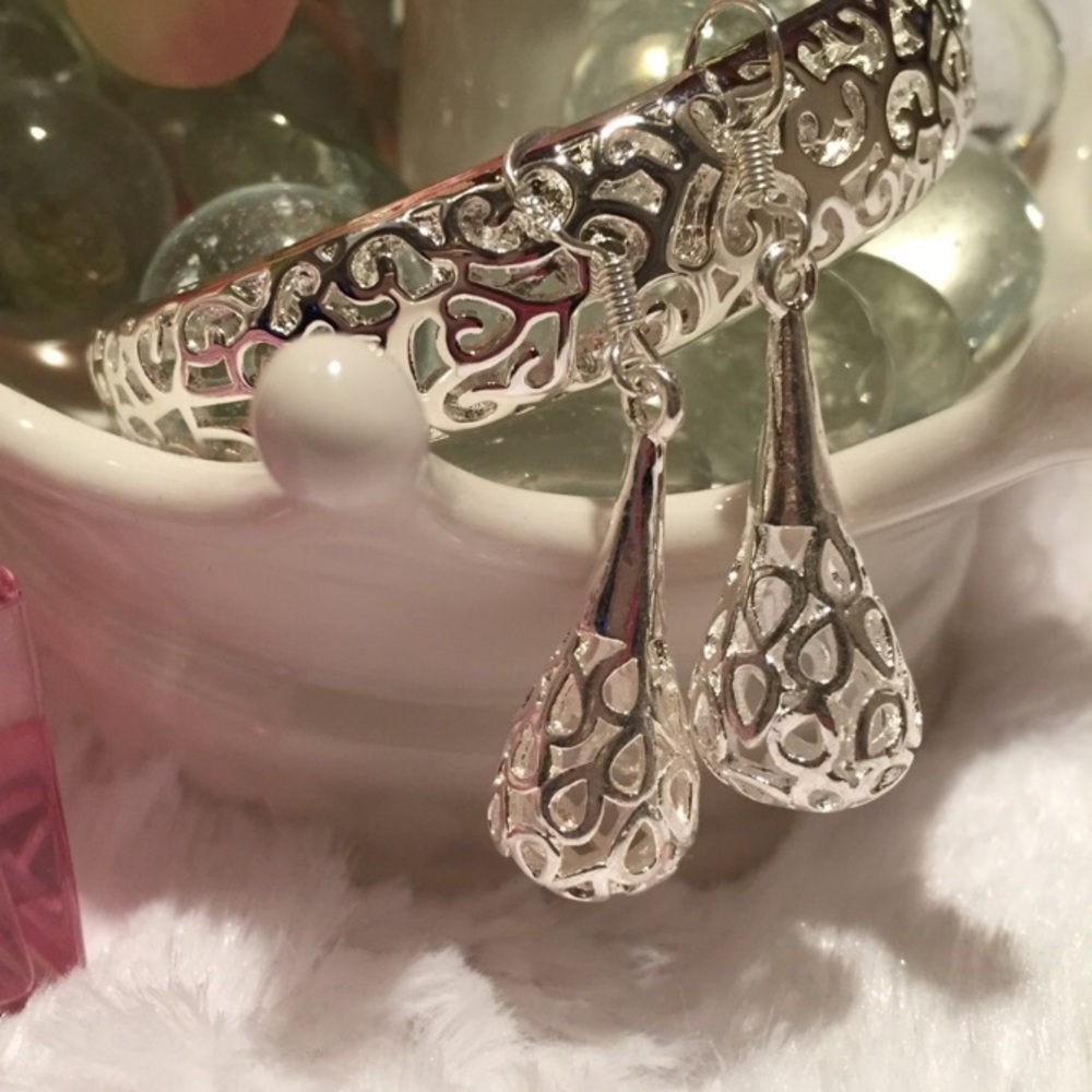 The "Everyday Collection" Earrings!