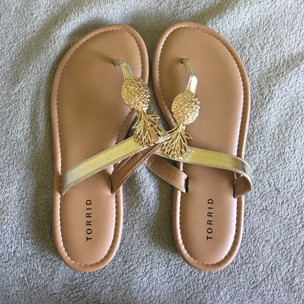 Torrid size 9 gold pineapple sandals