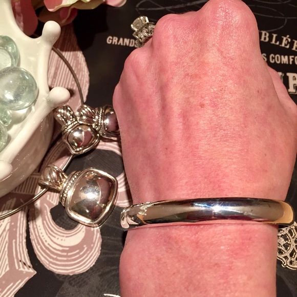 The Everyday Collection Too" bangle! - Picture 3 of 4
