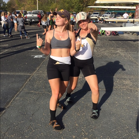 Meet ur posher!! - Picture 2 of 3