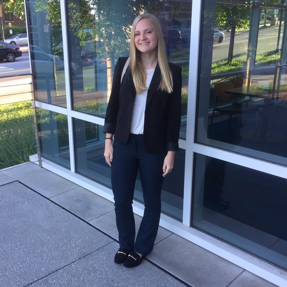 Meet ur posher!! - Picture 3 of 3