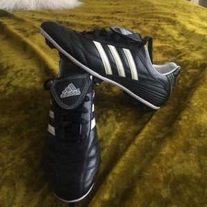NWT Adidas Cleats Women's Size 7 1/2