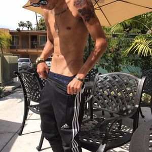 Meet your Posher, Raymond