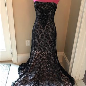 Sue Wong lace dress