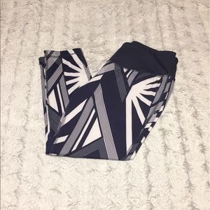 NWOT Cato Sz Sm Capri Leggings