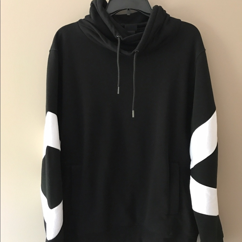 Sweatshirt, great condition. Been worn once