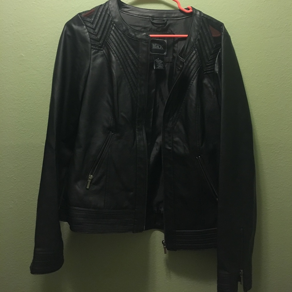 Black leather jacker size:medium