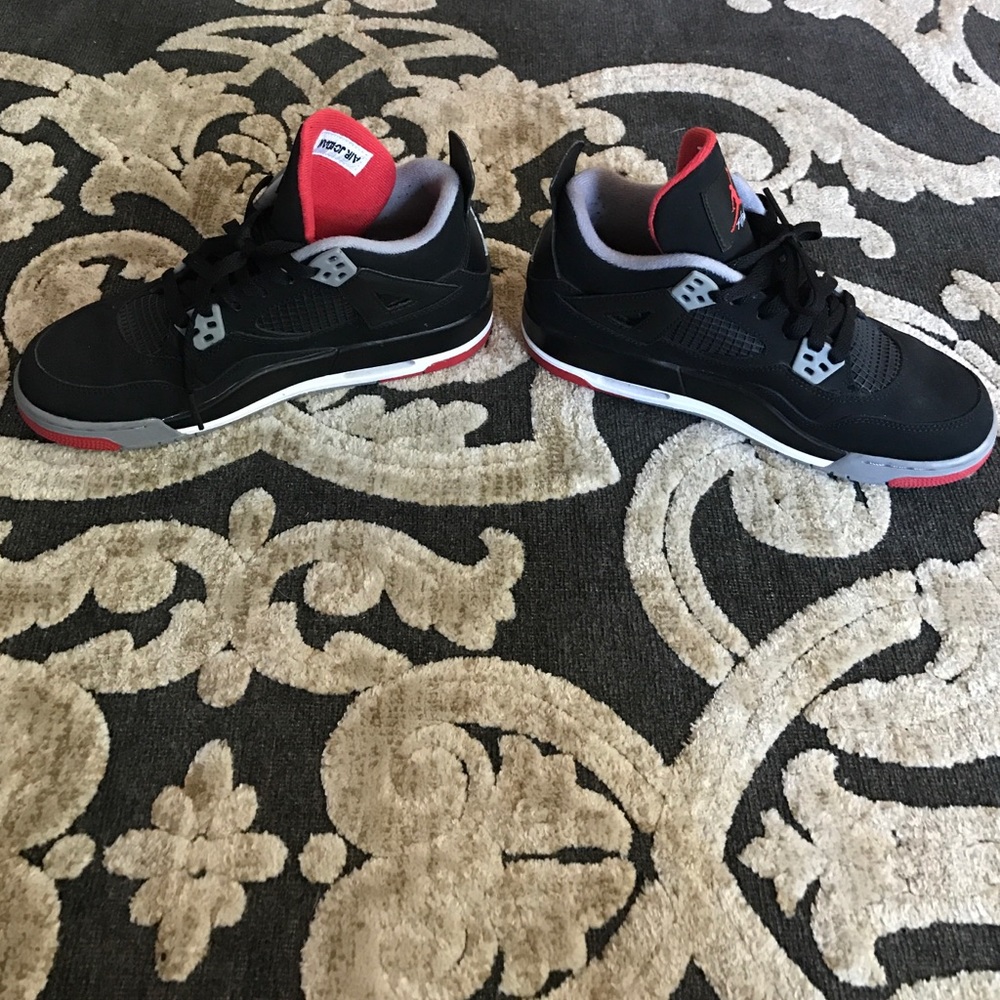 Jordan 4s